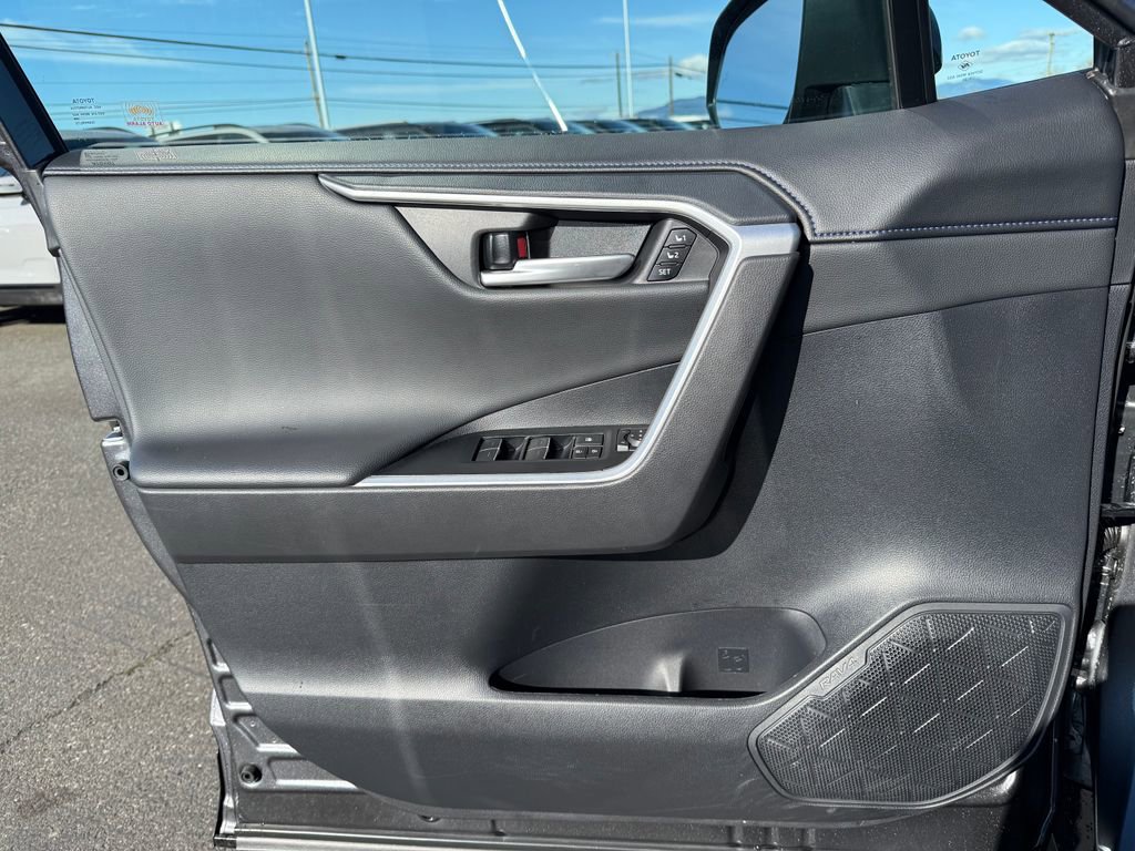 Used 2025 Toyota RAV4 XSE w/ Advanced Technology Package image 13