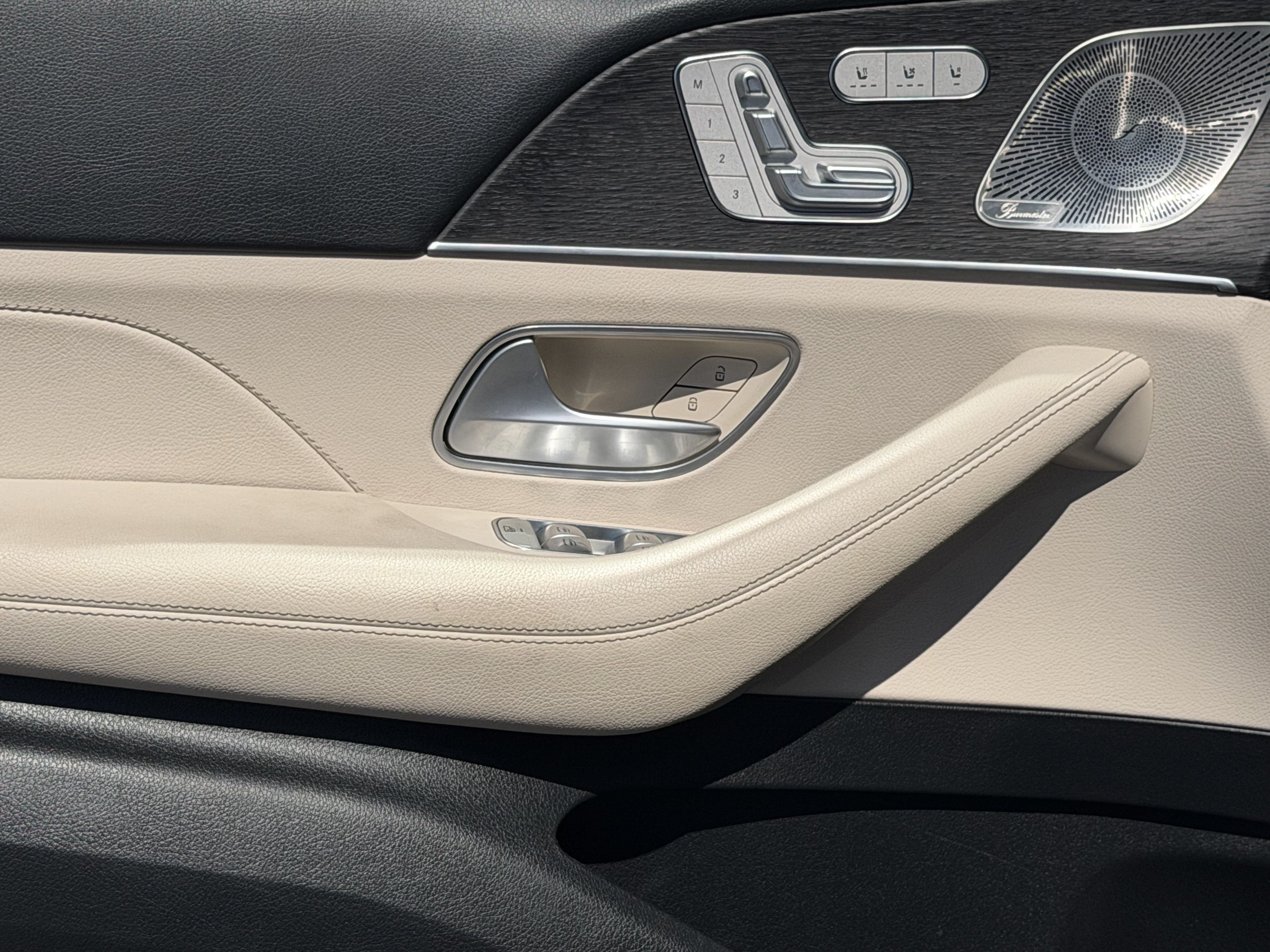 Used 2025 Mercedes-Benz GLS 450 4MATIC image 13