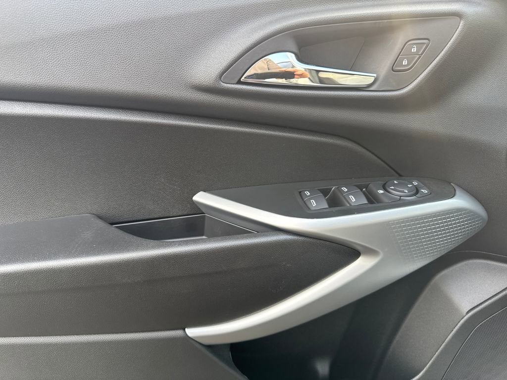 New 2026 Chevrolet Trax RS w/ Driver Confidence Package FWD image 16