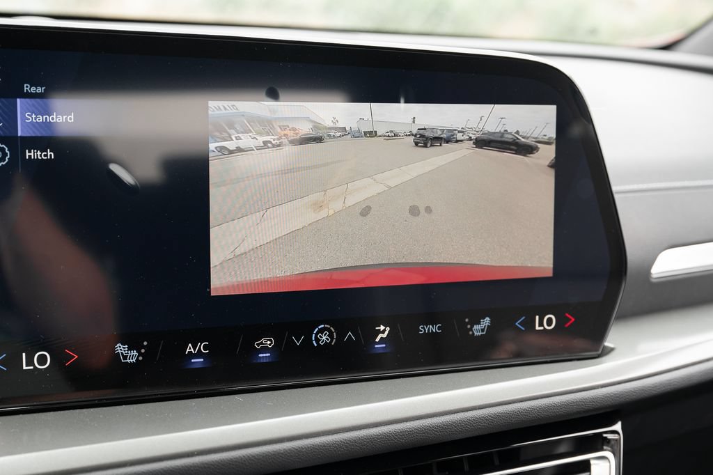 New 2026 Chevrolet Traverse LT FWD image 27
