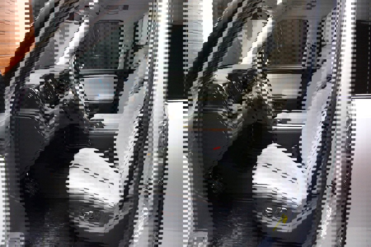 Used 2023 Rivian R1T Adventure image 29