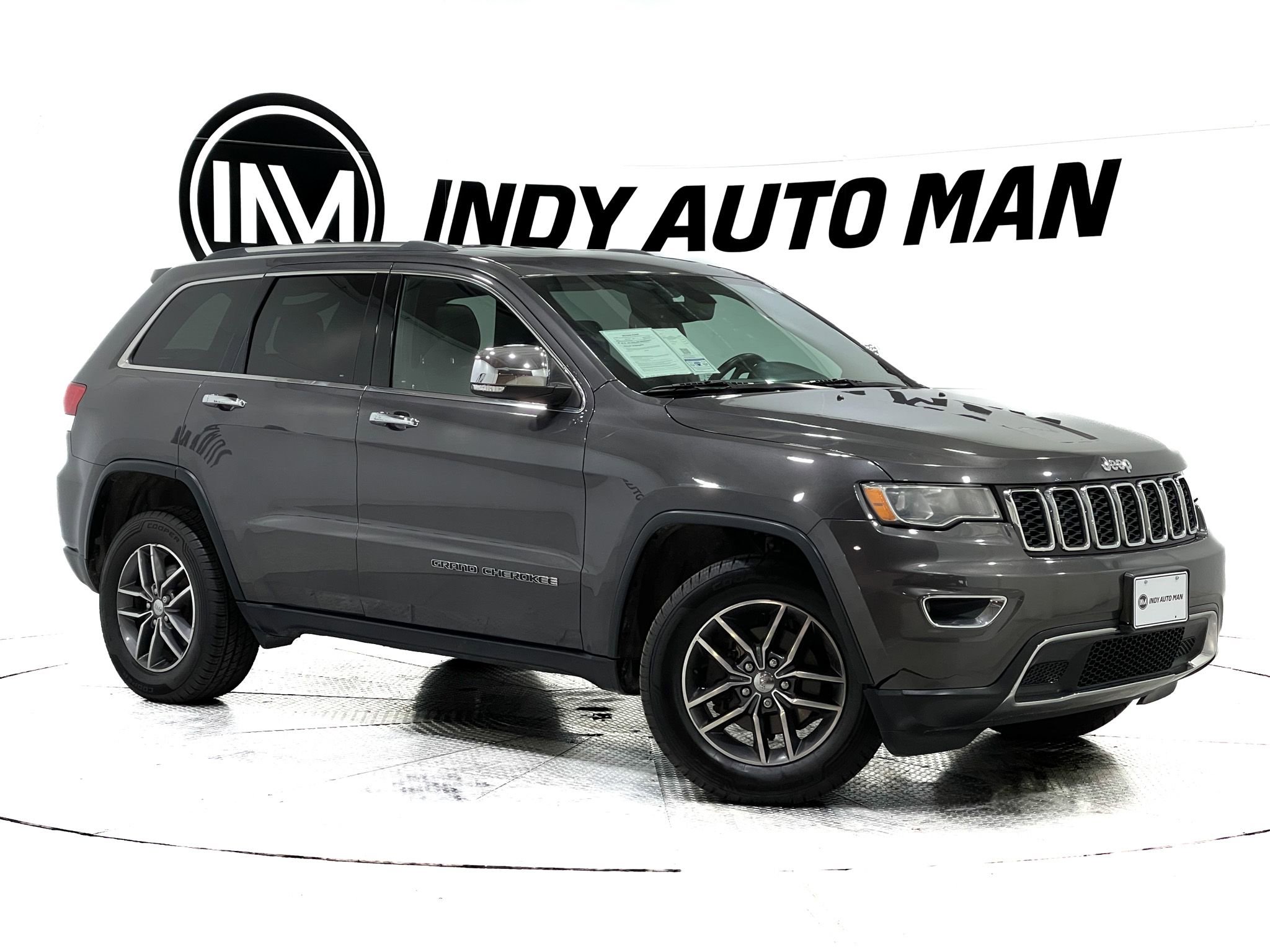 Used 2018 Jeep Grand Cherokee Limited image 2