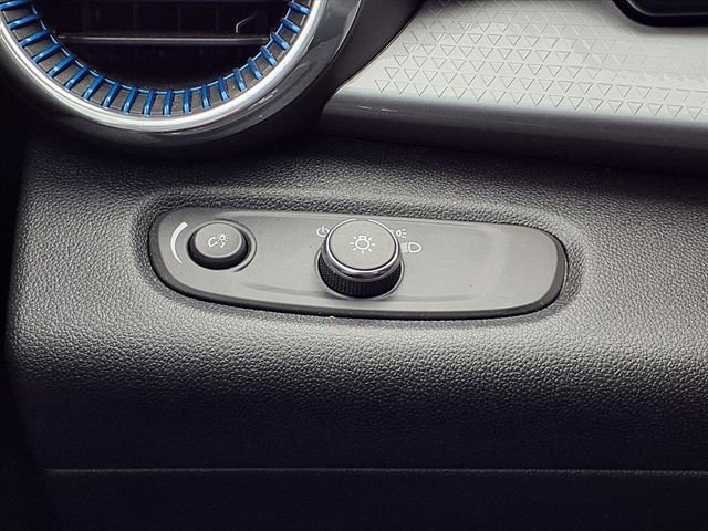 Used 2024 Chevrolet Trax LT w/ LT Convenience Package image 17