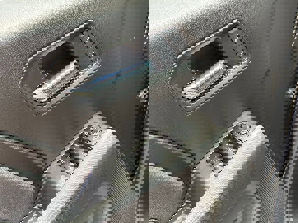 New 2026 GMC Canyon Elevation w/ Convenience Package image 19