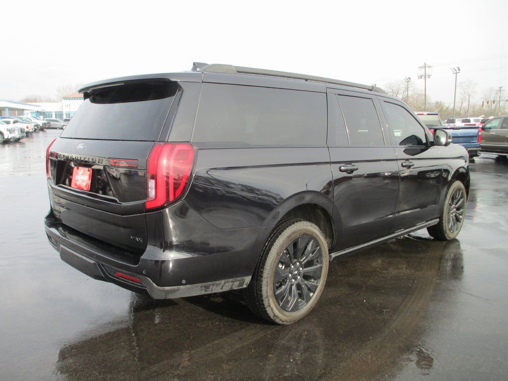 Used 2025 Ford Expedition Max Platinum w/ Stealth Appearance Package image 6