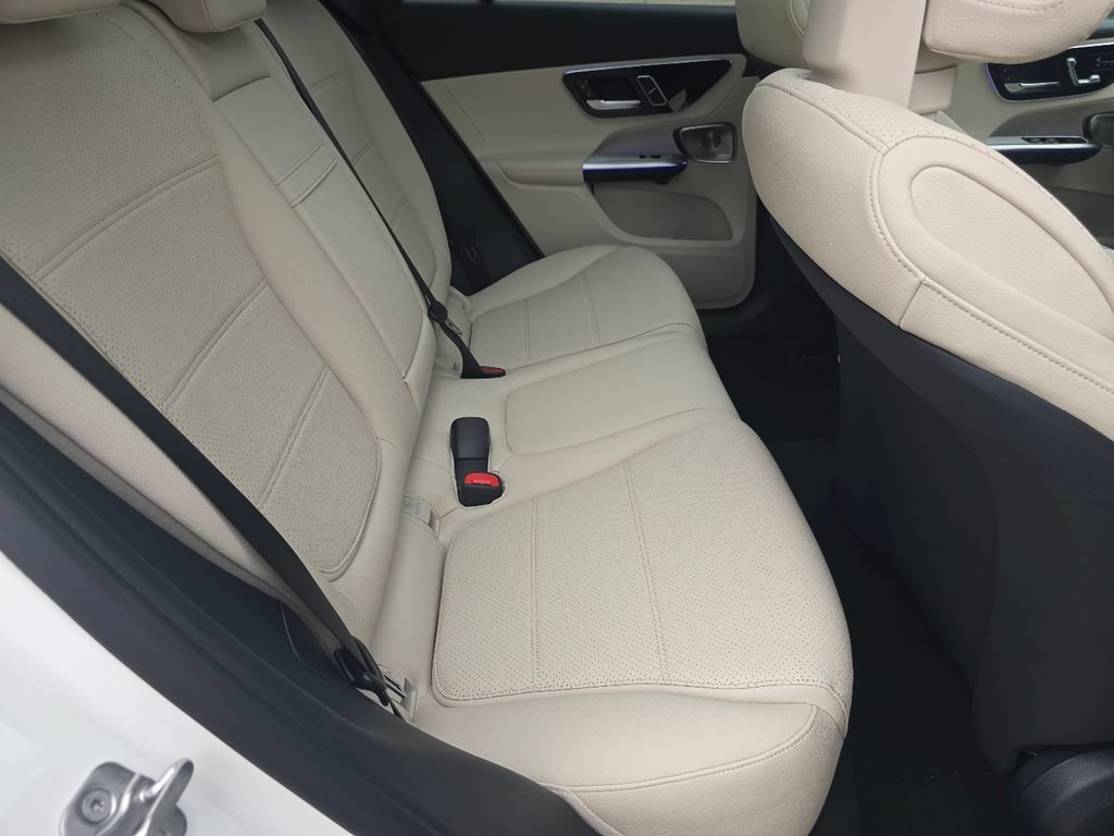 New 2027 Mercedes-Benz GLC 300 4MATIC image 21