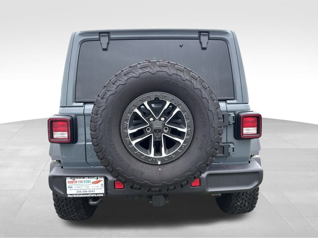 Used 2025 Jeep Wrangler Willys image 7