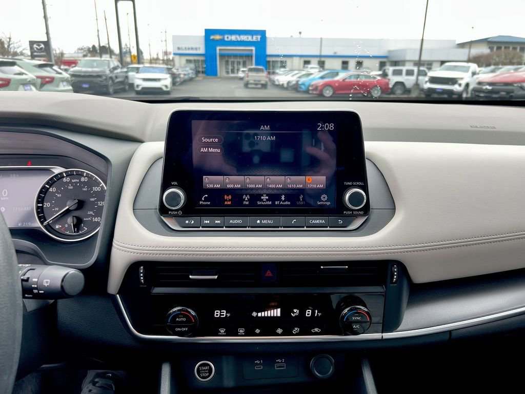 Used 2023 Nissan Rogue SV image 13