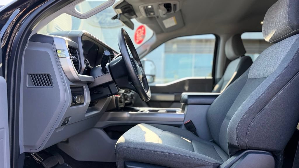 Used 2025 Ford F250 XLT w/ Snow Plow Prep Package AWD/4WD image 15
