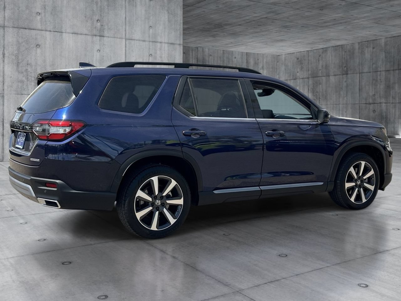 Used 2024 Honda Pilot Touring image 5