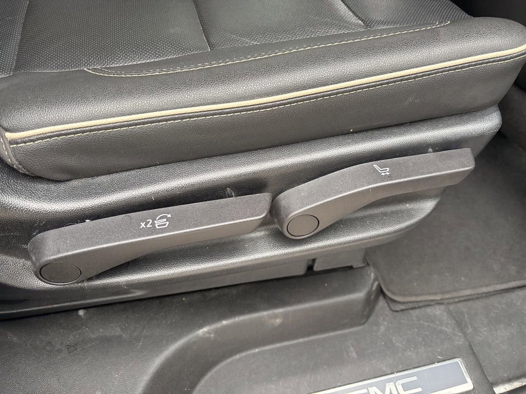 Used 2023 GMC Yukon SLT image 33