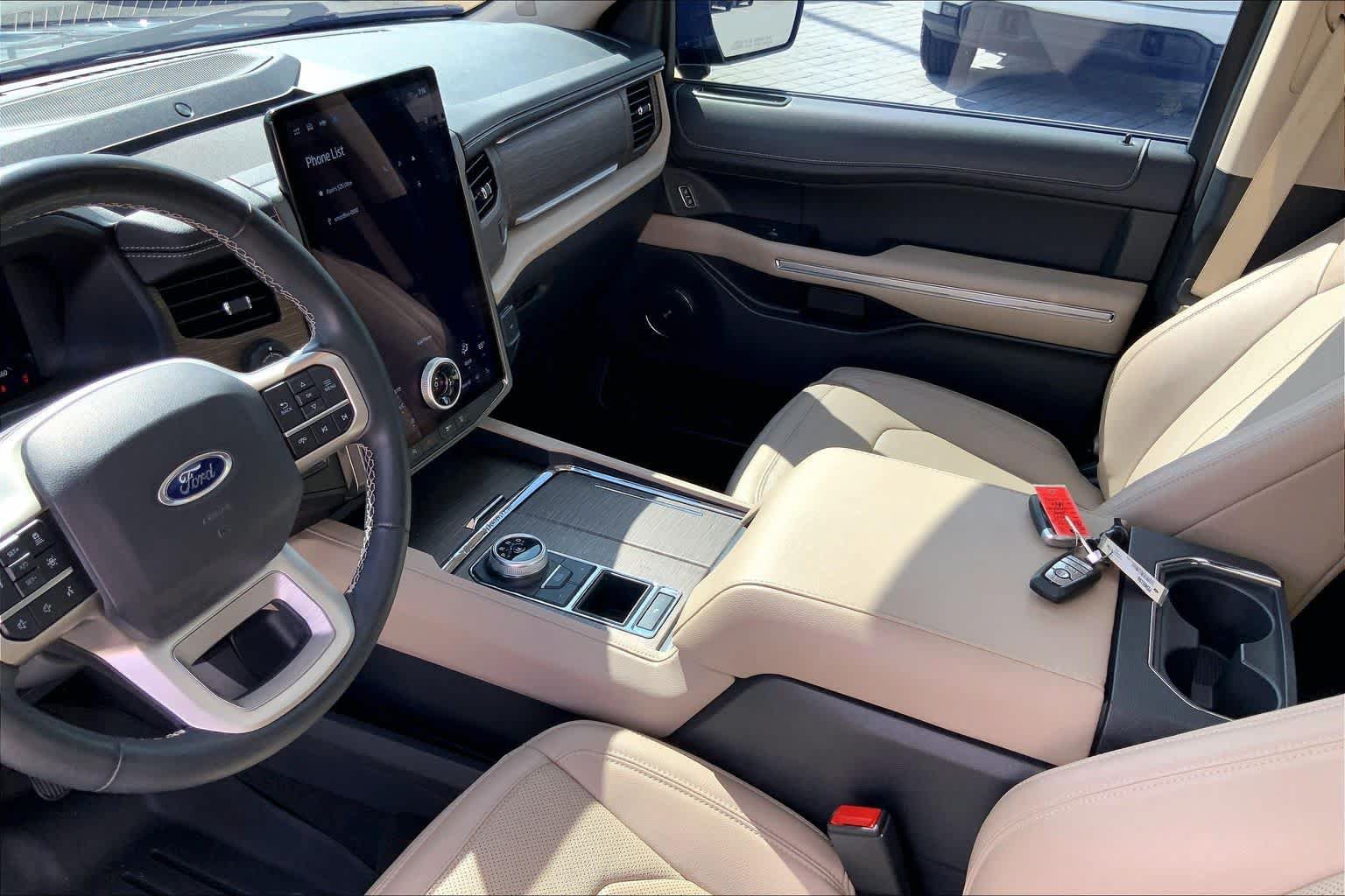 Used 2023 Ford Expedition Limited RWD image 16