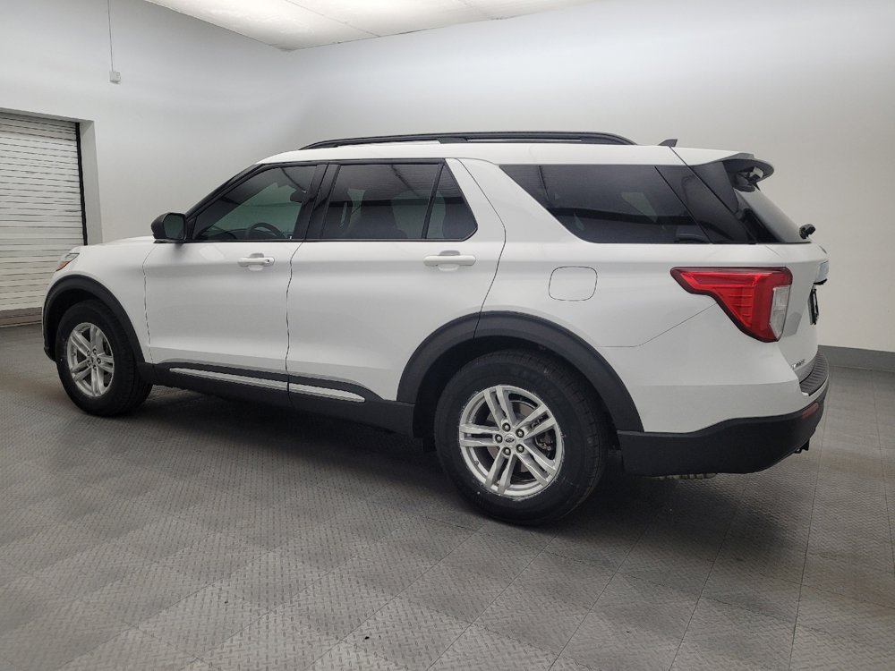 Used 2021 Ford Explorer XLT RWD image 3