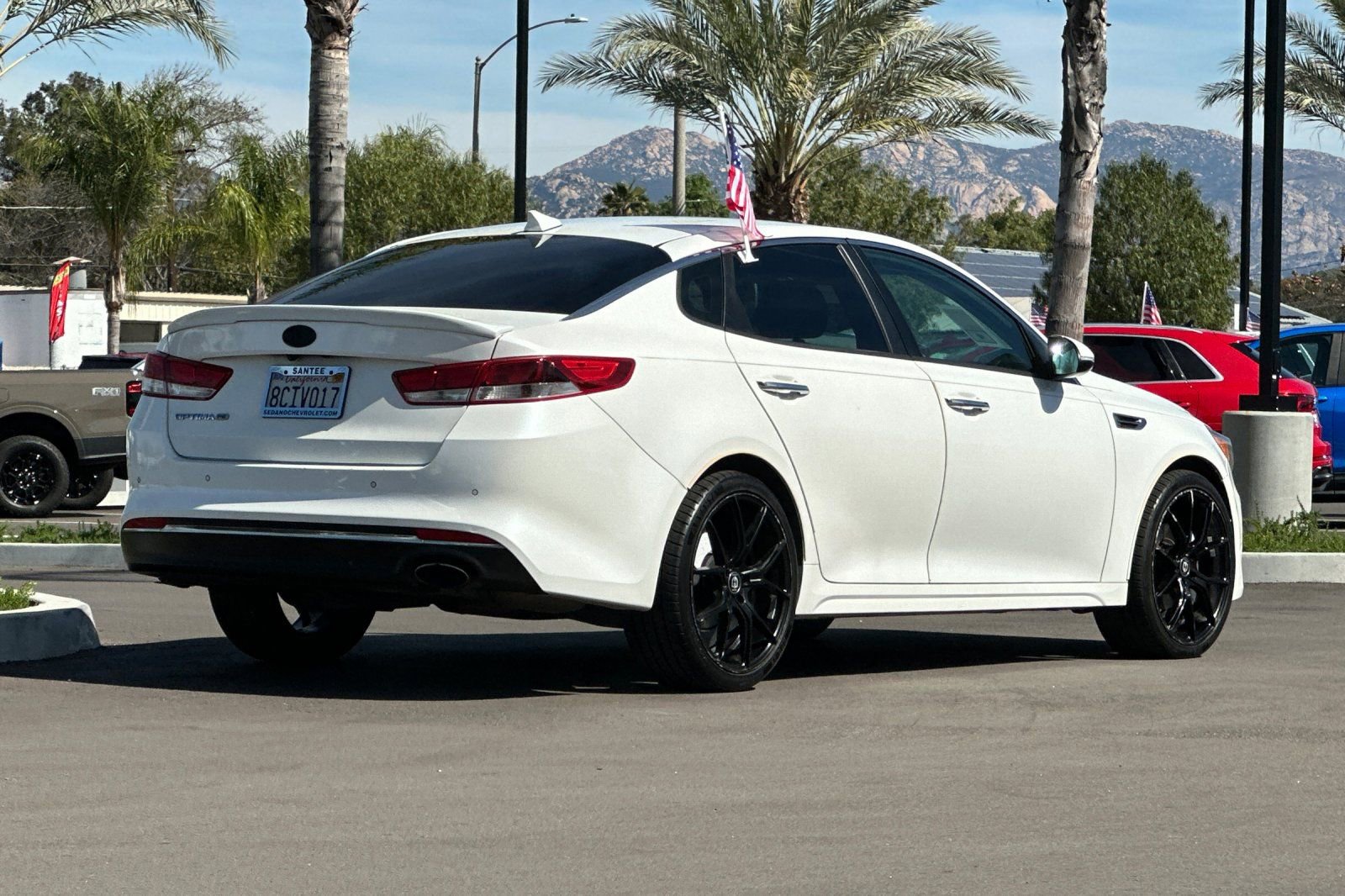 Used 2018 Kia Optima LX image 4