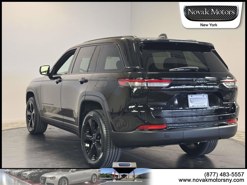 Used 2022 Jeep Grand Cherokee Altitude image 6