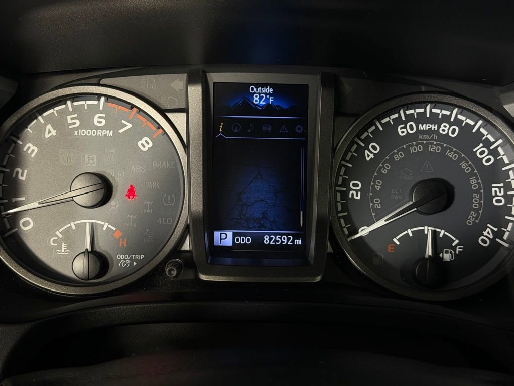 Used 2018 Toyota Tacoma TRD Sport AWD/4WD image 14