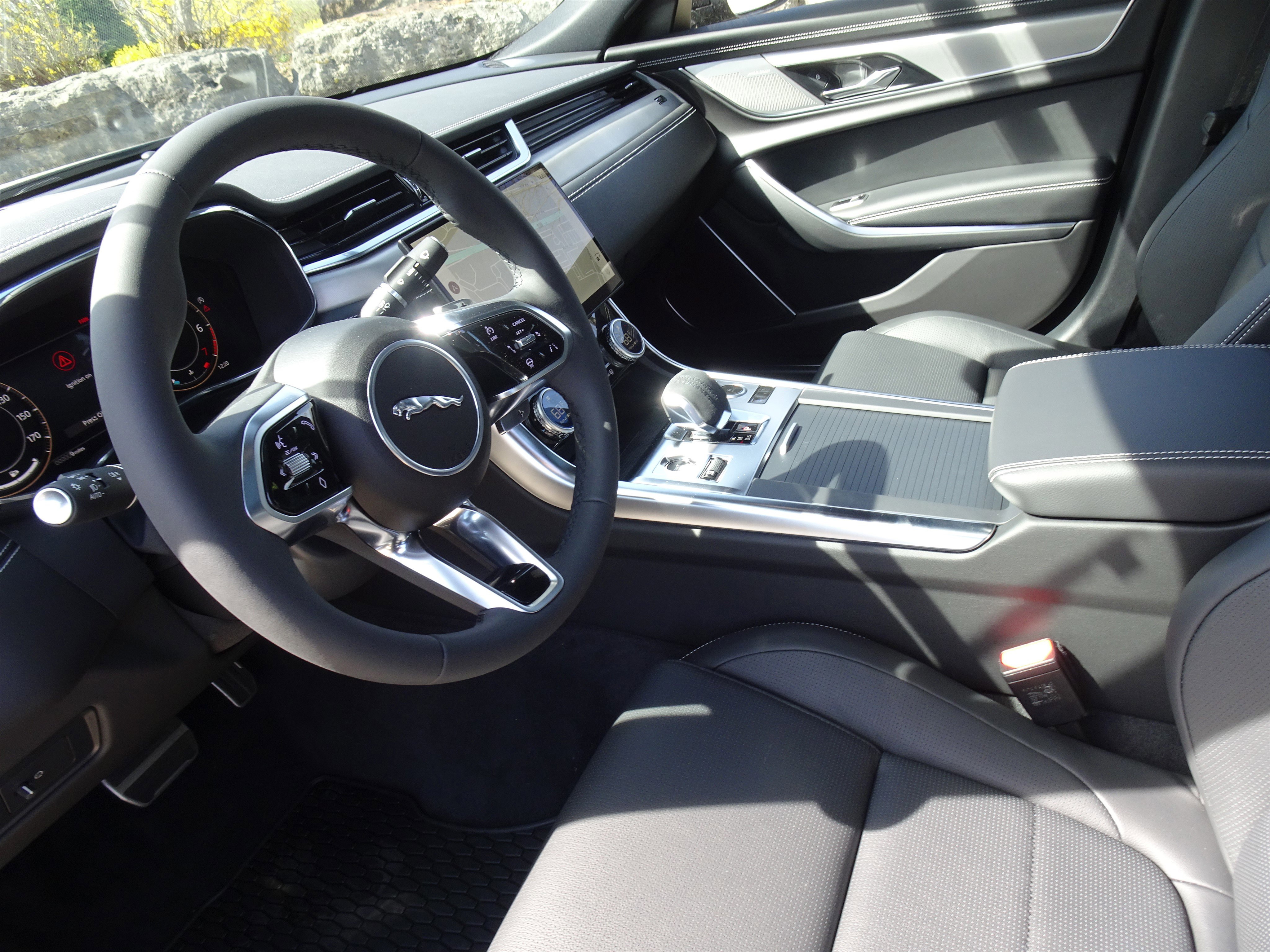 New 2024 Jaguar XF R-Dynamic SE image 3