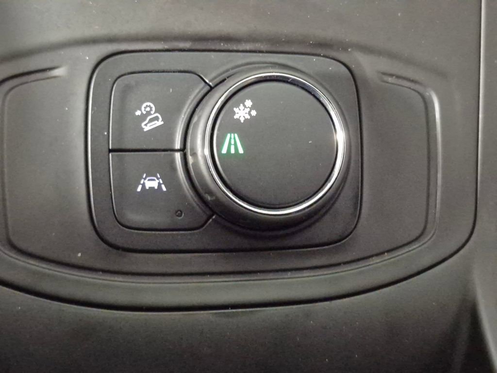 Used 2020 GMC Terrain SLE image 17