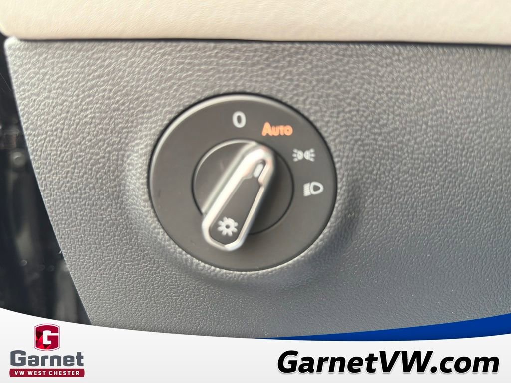 New 2026 Volkswagen Taos SE image 28