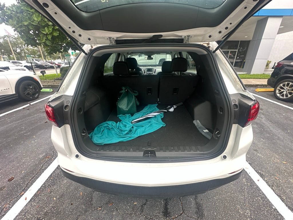 Certified 2024 Chevrolet Equinox LS w/ Sport Edition FWD image 17