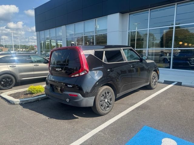Certified 2022 Kia Soul LX FWD image 4