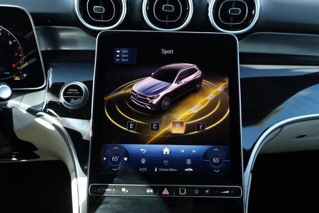 New 2025 Mercedes-Benz GLC 300 image 31