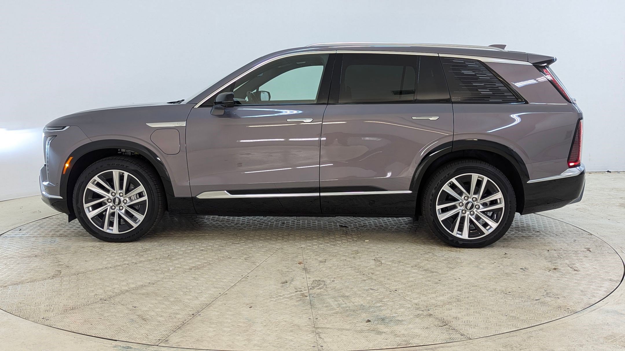 New 2026 Cadillac Vistiq Luxury image 2