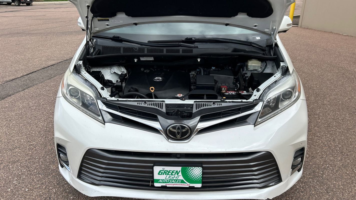 Used 2018 Toyota Sienna Limited Premium w/ Carpet Mat Package AWD/4WD image 13