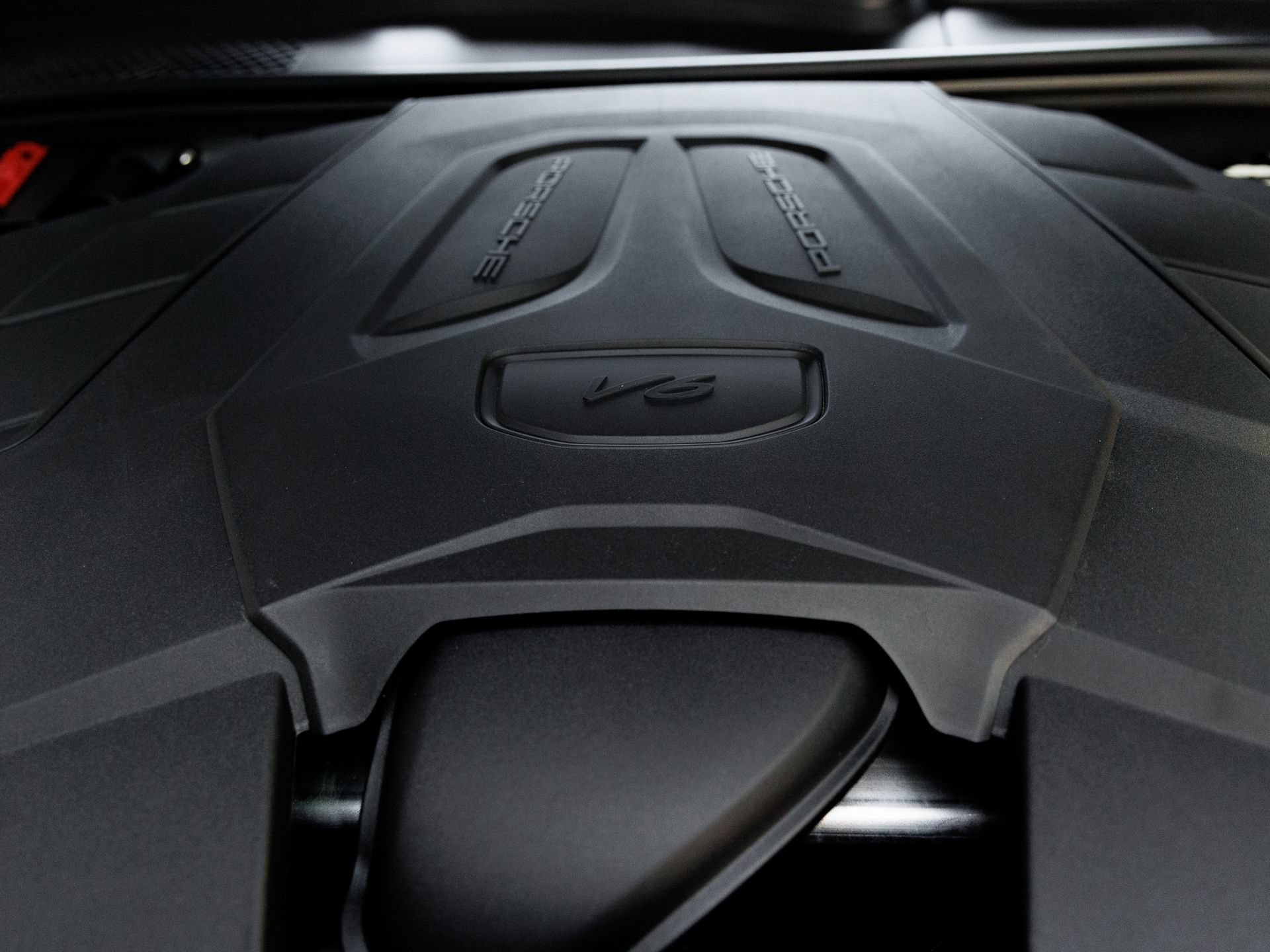 Certified 2025 Porsche Cayenne Coupe AWD/4WD image 42