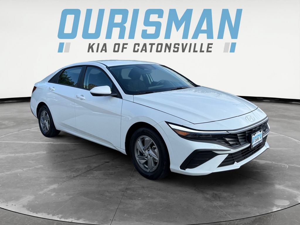 Used 2026 Hyundai Elantra SE w/ Cargo Package FWD image 1