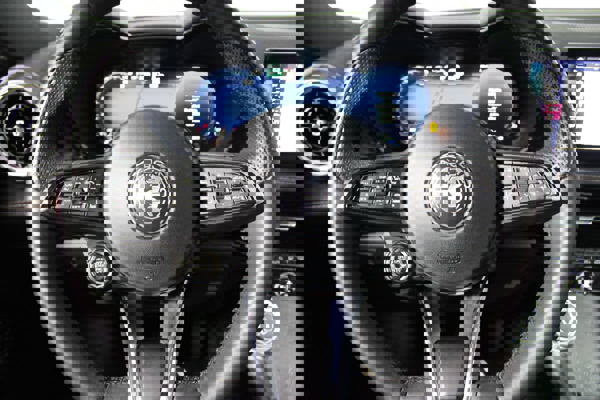 Used 2024 Alfa Romeo Tonale Ti AWD/4WD image 4