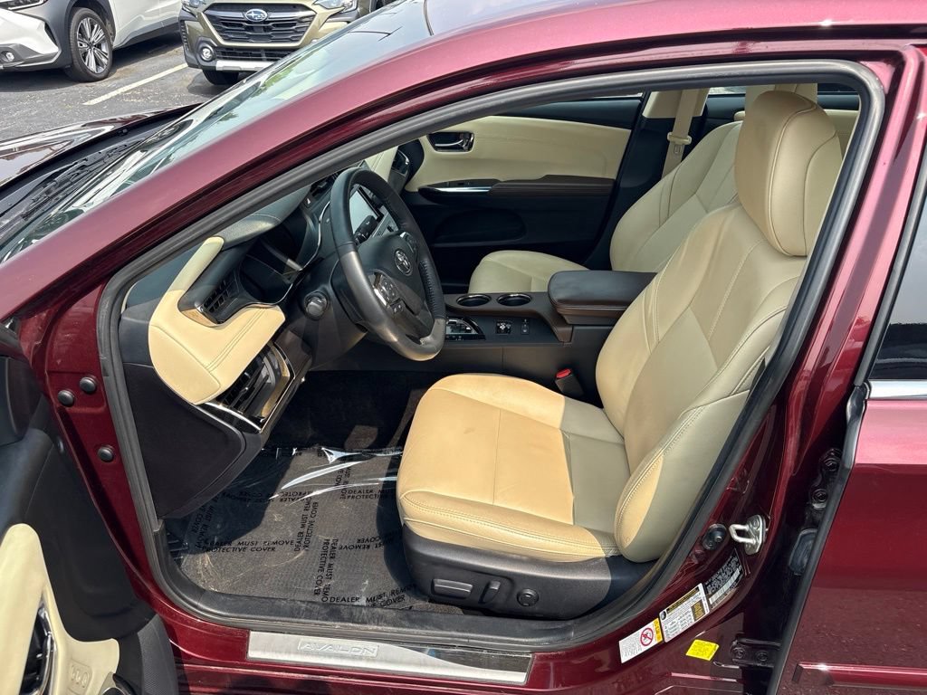 Used 2018 Toyota Avalon XLE Premium w/ Protection Package FWD image 9