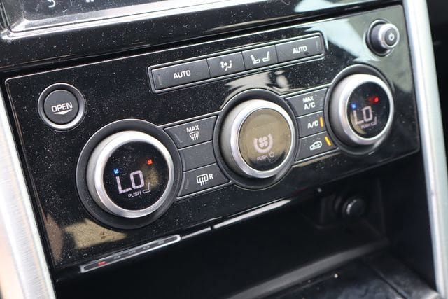 Used 2019 Land Rover Discovery HSE AWD/4WD image 15