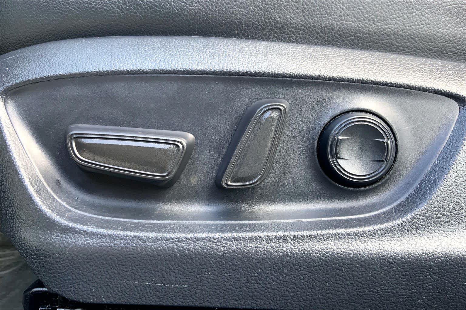 Used 2023 Toyota Camry SE FWD image 34
