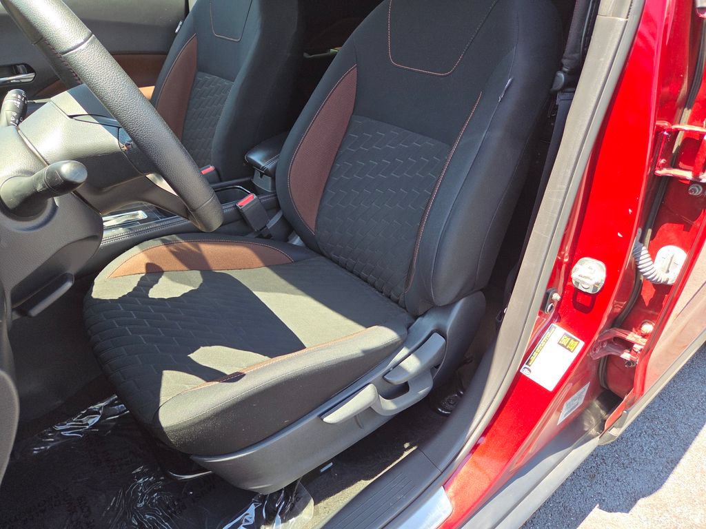 Used 2022 Nissan Kicks SR w/ Interior Electronics Package FWD image 19