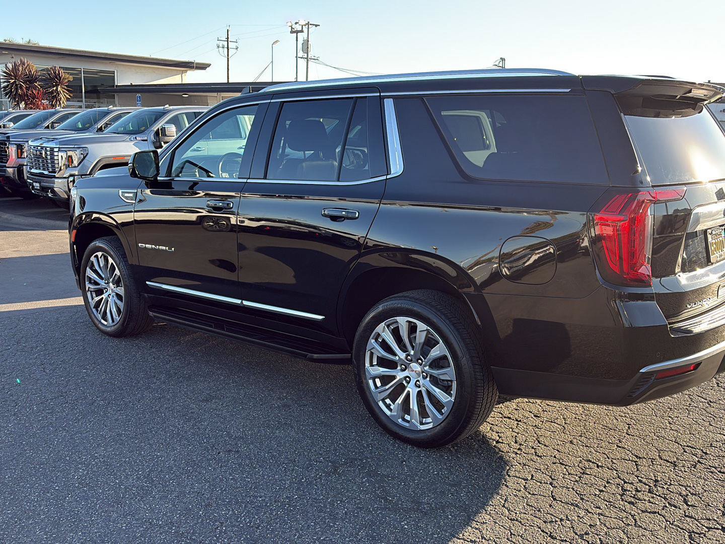 Used 2024 GMC Yukon Denali AWD/4WD image 6