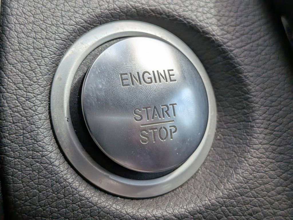 Used 2016 Mercedes-Benz C 300 Sedan image 28