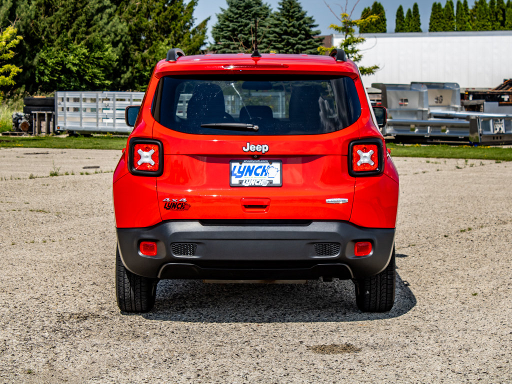 Used 2020 Jeep Renegade Latitude w/ Cold Weather Group AWD/4WD image 3