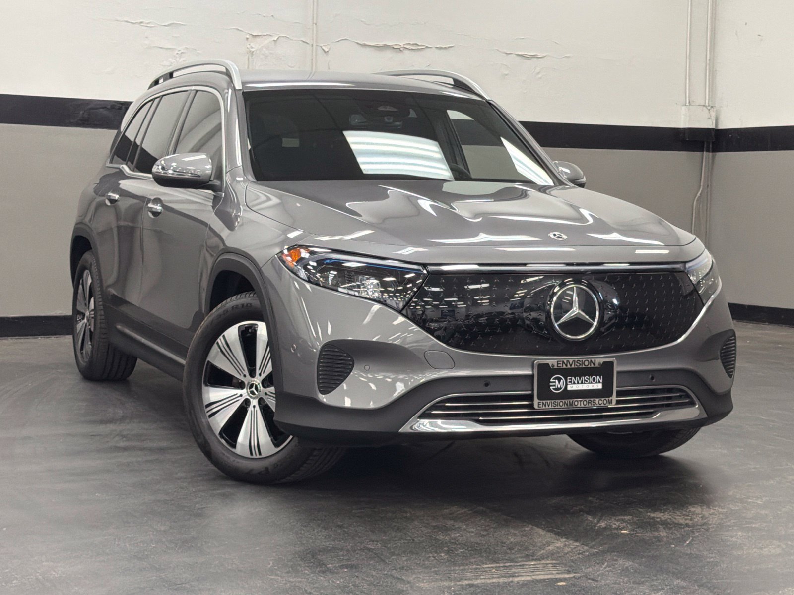 Used 2024 Mercedes-Benz EQB 250+ image 2