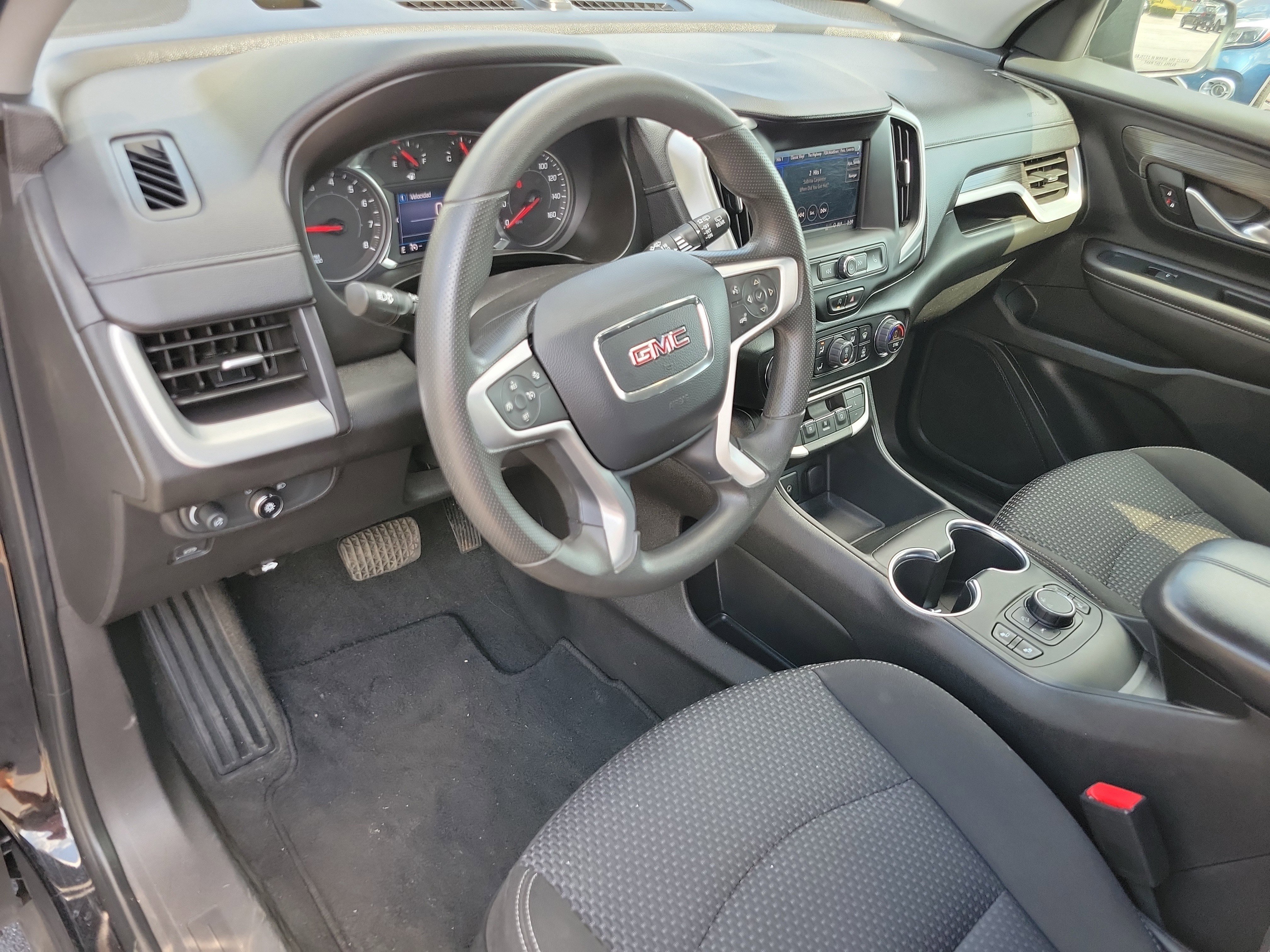 Used 2022 GMC Terrain SLE w/ Driver Convenience Package FWD image 3