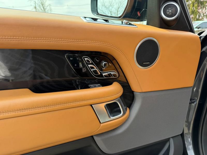 Used 2020 Land Rover Range Rover Autobiography image 9