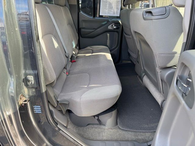 Used 2013 Nissan Frontier SV image 27