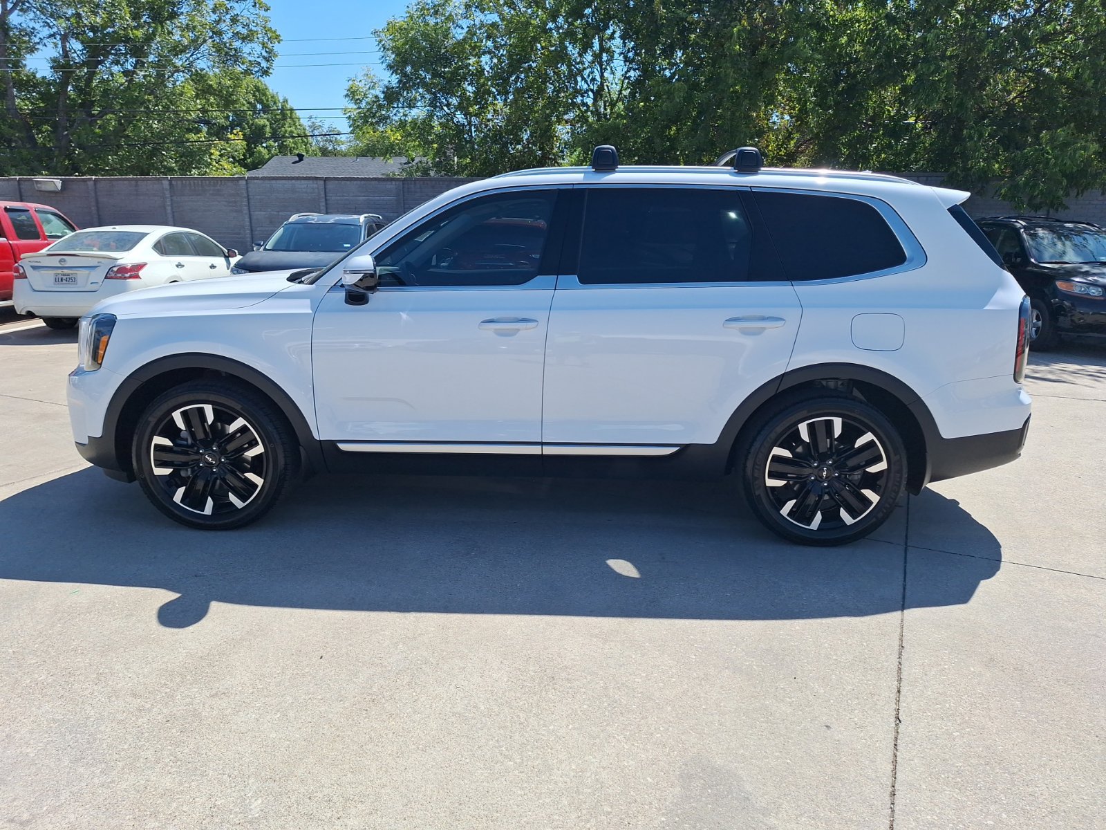 Used 2024 Kia Telluride SX Prestige AWD/4WD image 3