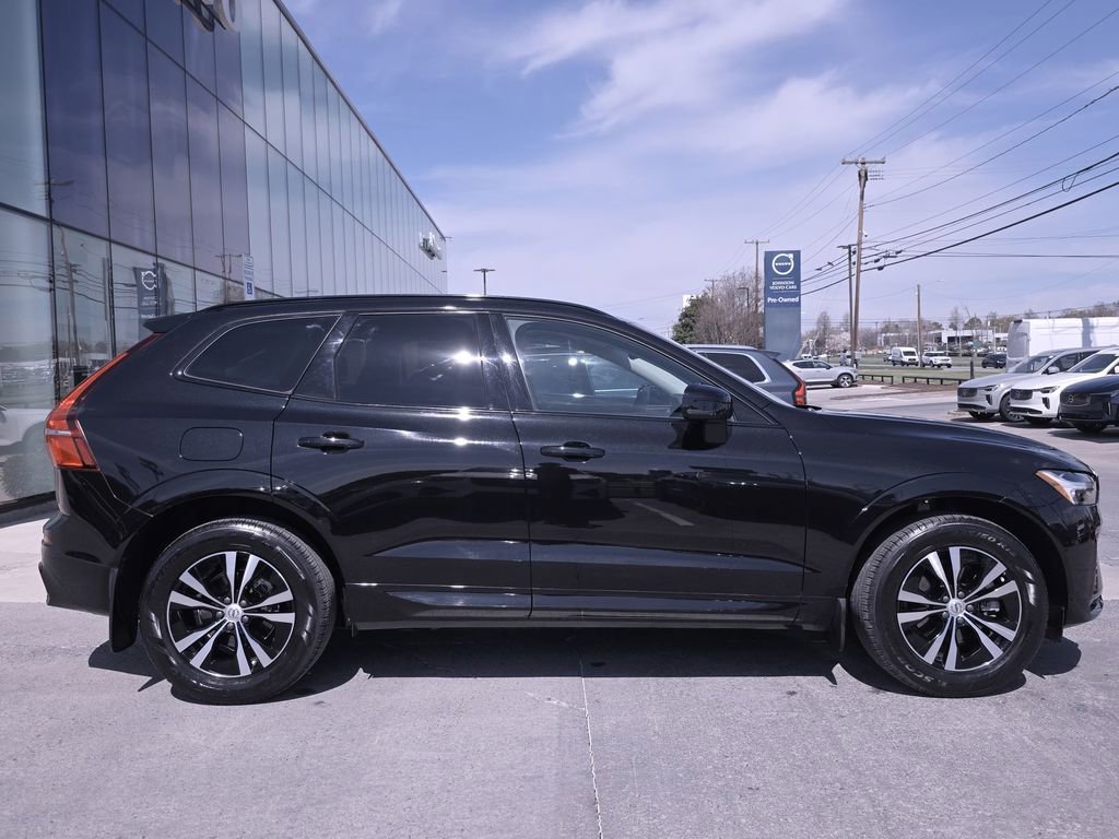 Used 2024 Volvo XC60 B5 Core w/ Protection Package Premier image 5