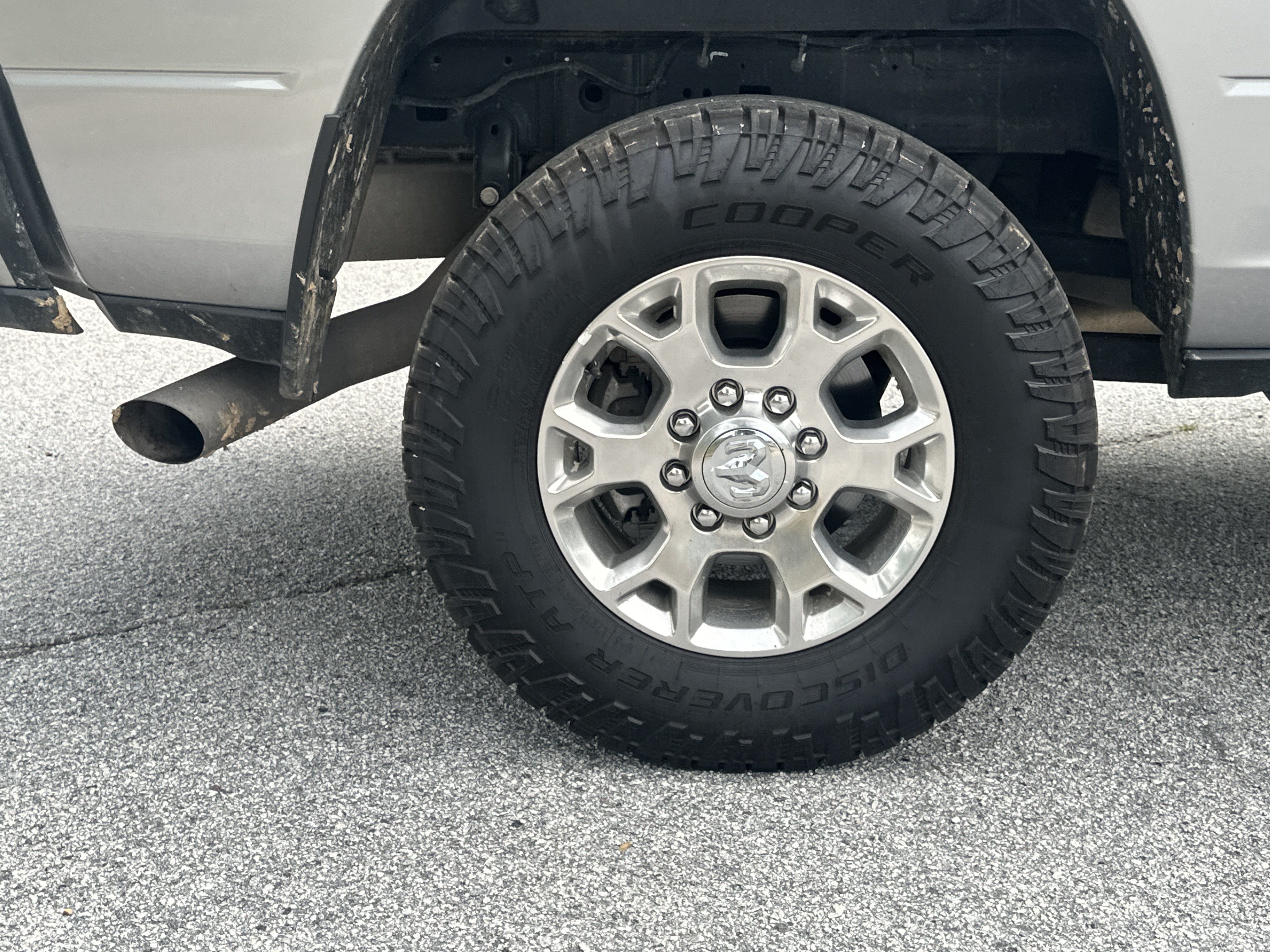 Used 2024 RAM 2500 Laramie w/ Safety Group AWD/4WD image 17