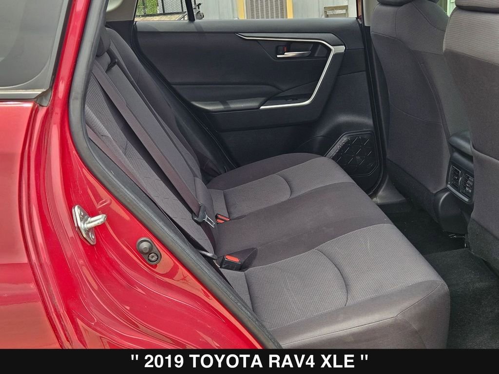 Used 2019 Toyota RAV4 XLE FWD image 26