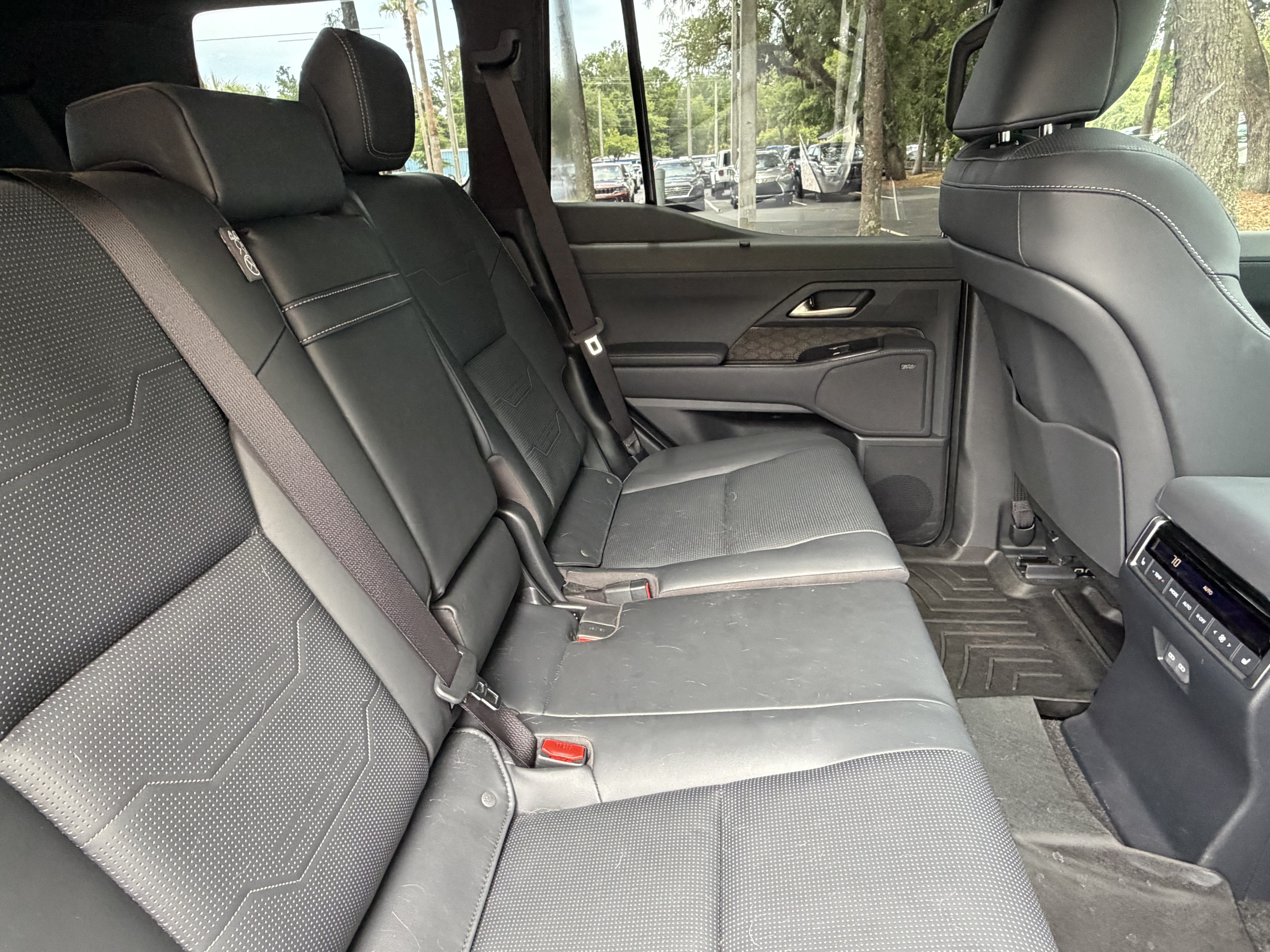 Used 2026 Lexus GX 550 w/ Accessory Package (2T) AWD/4WD image 41