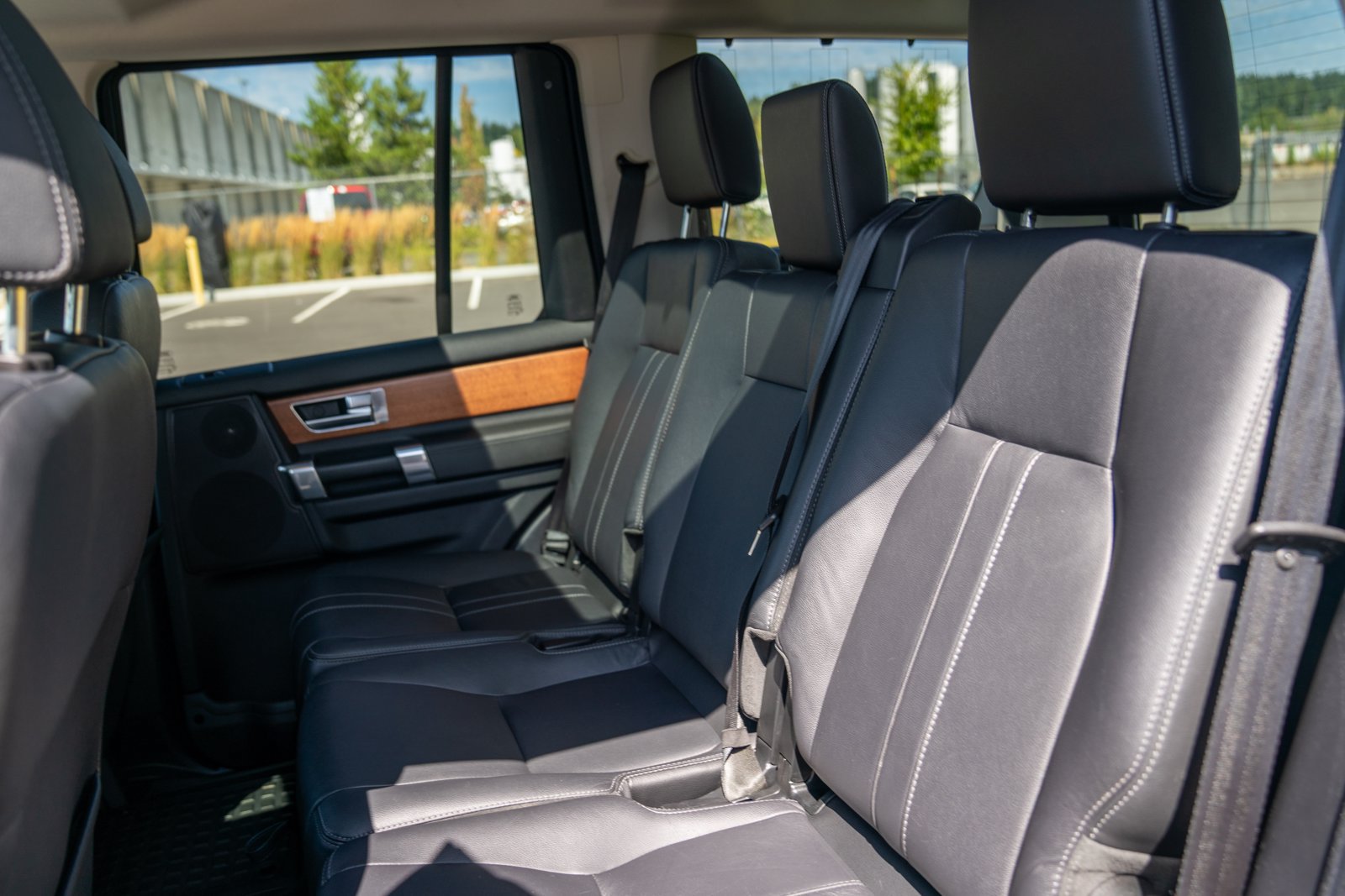 Used 2014 Land Rover LR4 HSE AWD/4WD image 24
