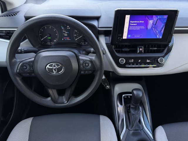 Used 2025 Toyota Corolla LE FWD image 12