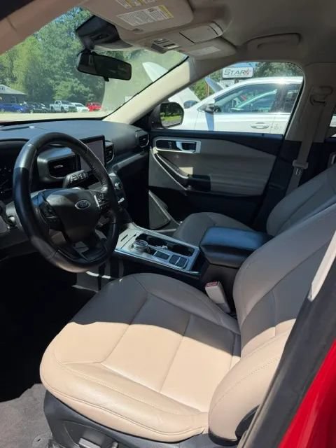 Used 2020 Ford Explorer XLT w/ Equipment Group 202A RWD image 4